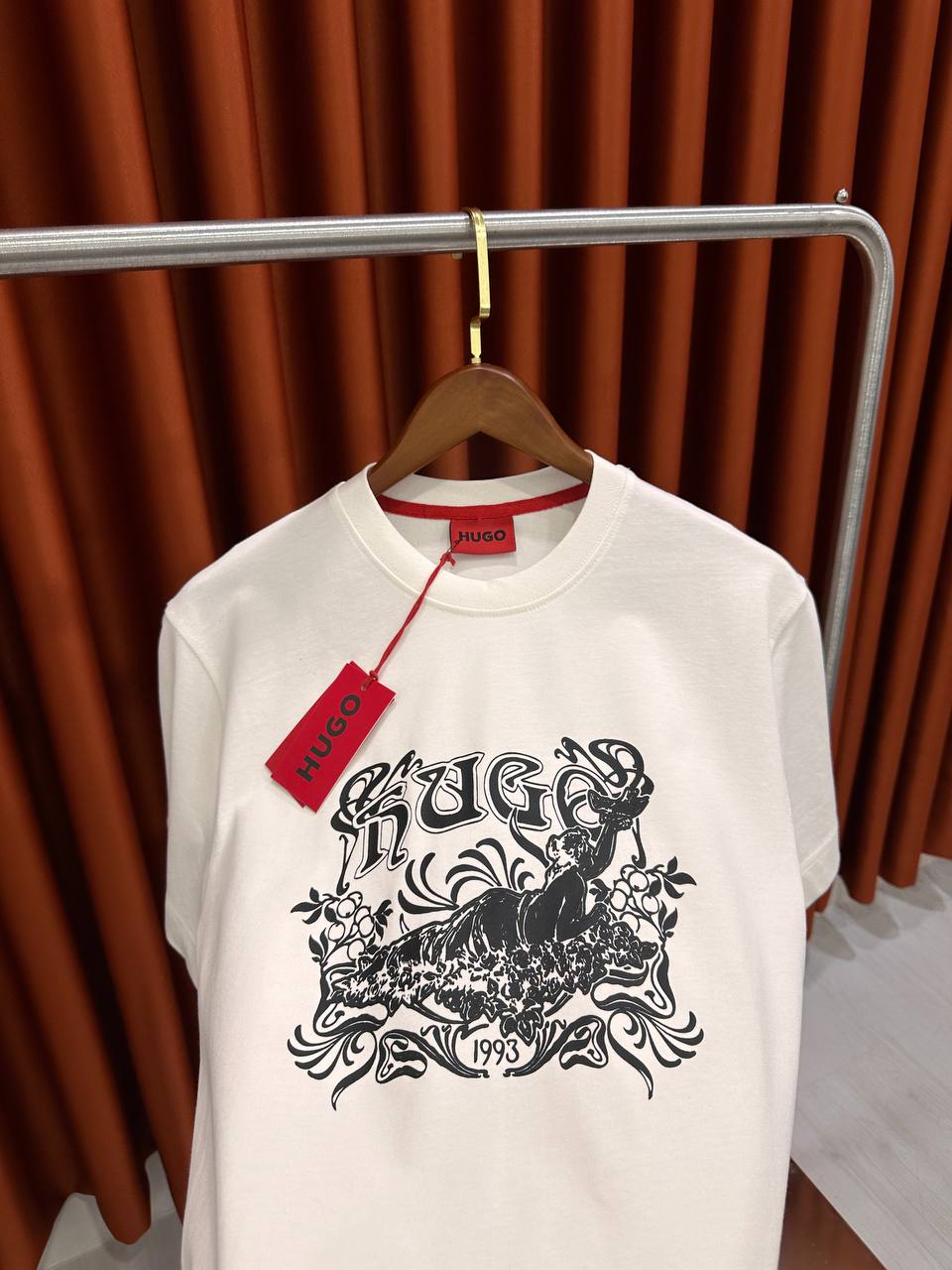 тениска HUG 05