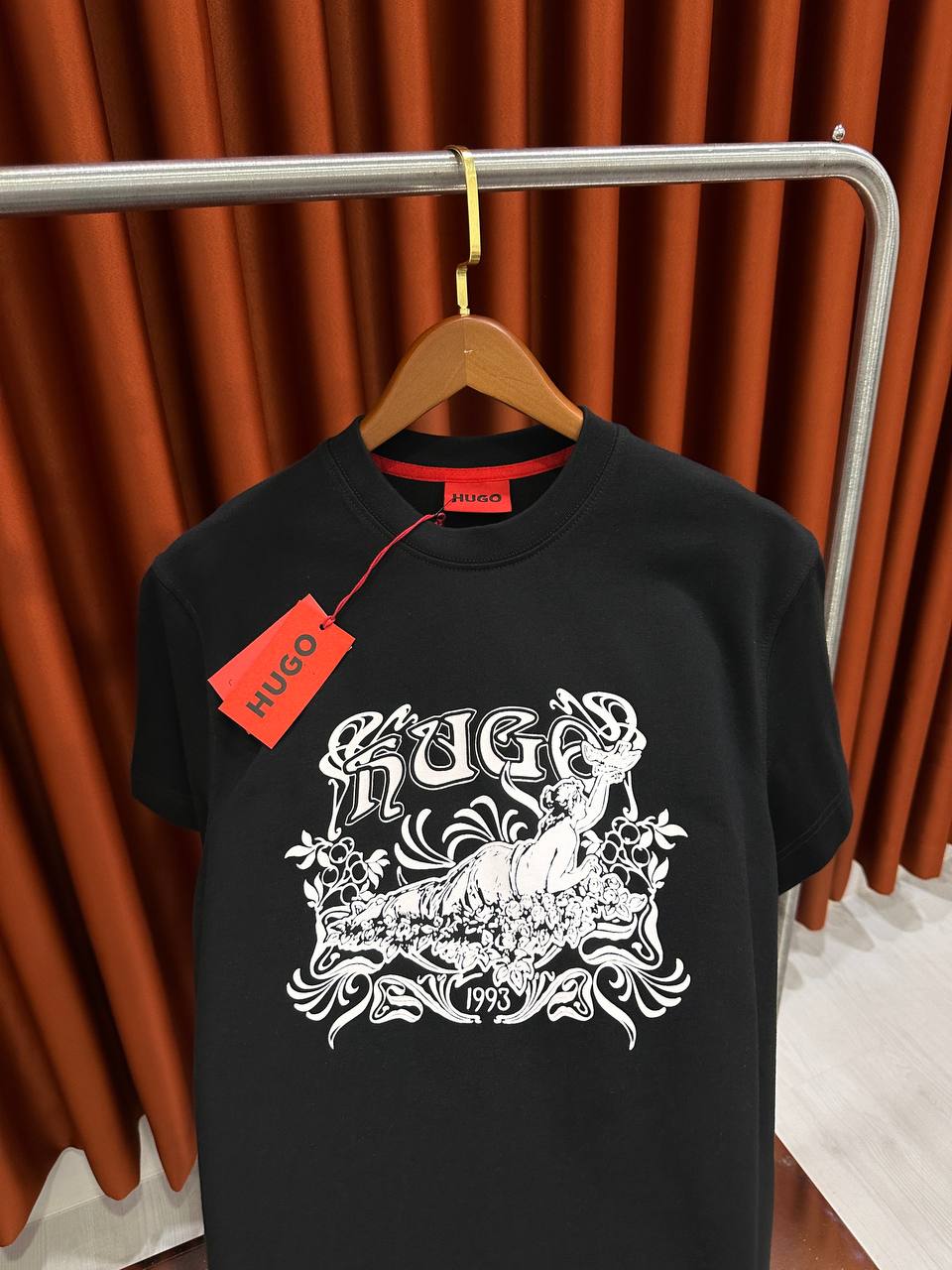 тениска HUG 05