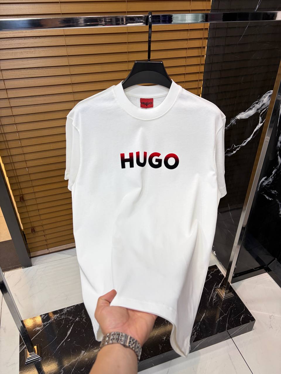 тениска HUG 010