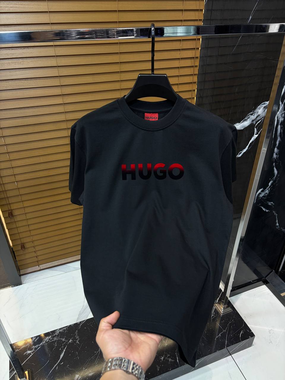 тениска HUG 010